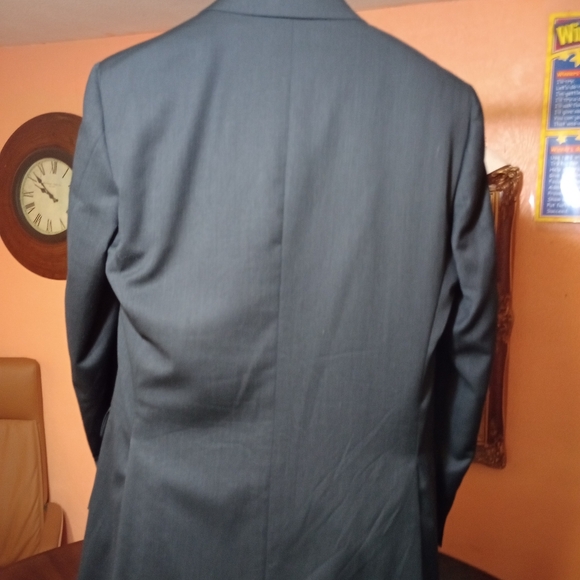 Jos A Bank Traveler Collection 2Btn/2Vent Gray Suits 44XL W38 Ins 34.5 (19) - Picture 5 of 11